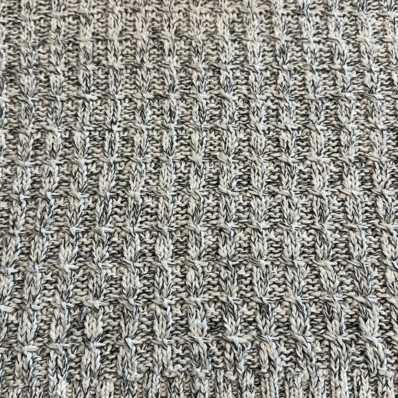 Free People Marled Twisted Cable Cropped Turtleneck Sweater Size Medium - Picture 8 of 8